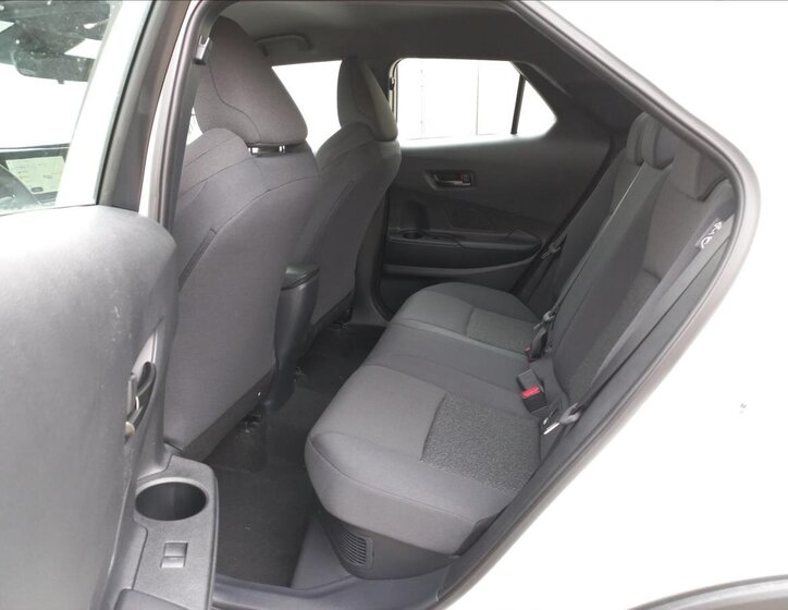 Toyota C-HR CUV / Crossover 1,8 l 0