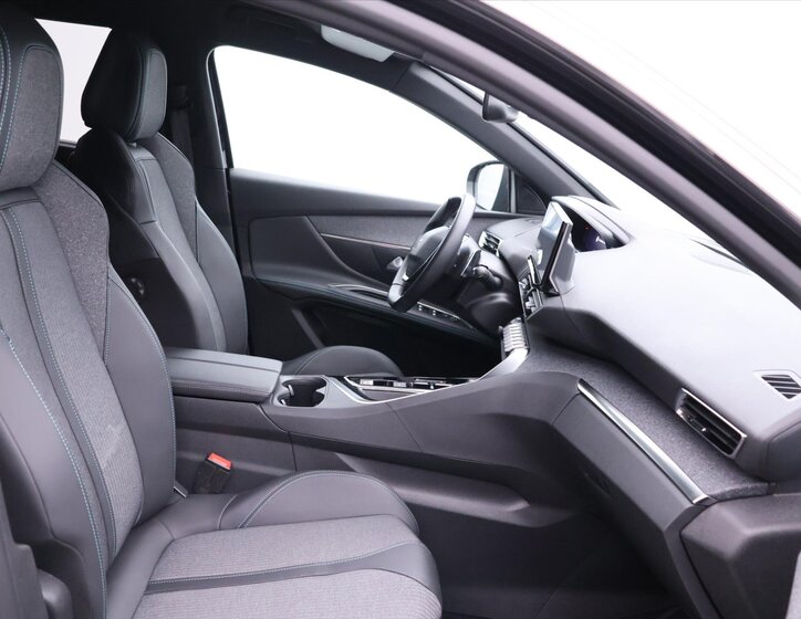 Peugeot 5008 SUV 1,2 l 96 kw