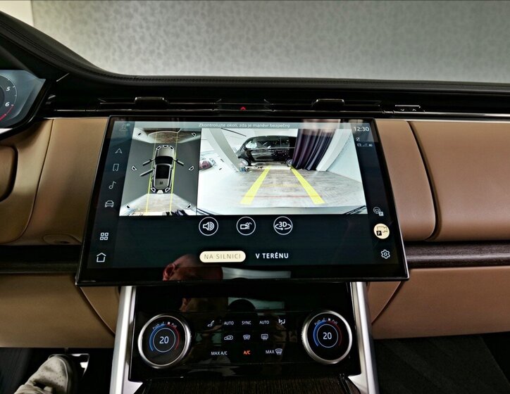 Land Rover Range Rover SUV 4,4 l 390 kw