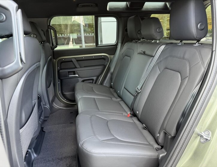 Land Rover Defender SUV 3,0 l 184 kw