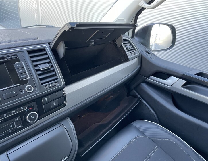 Volkswagen Multivan 17