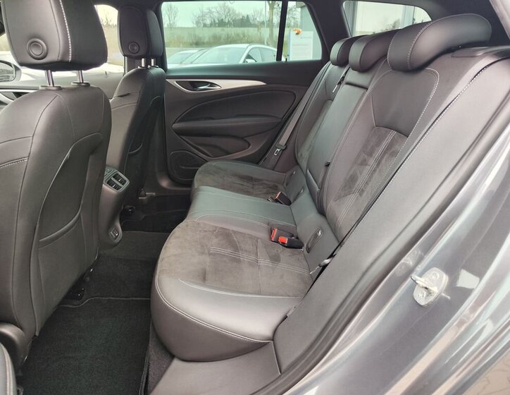 Opel Insignia Kombi 2,0 l 128 kw