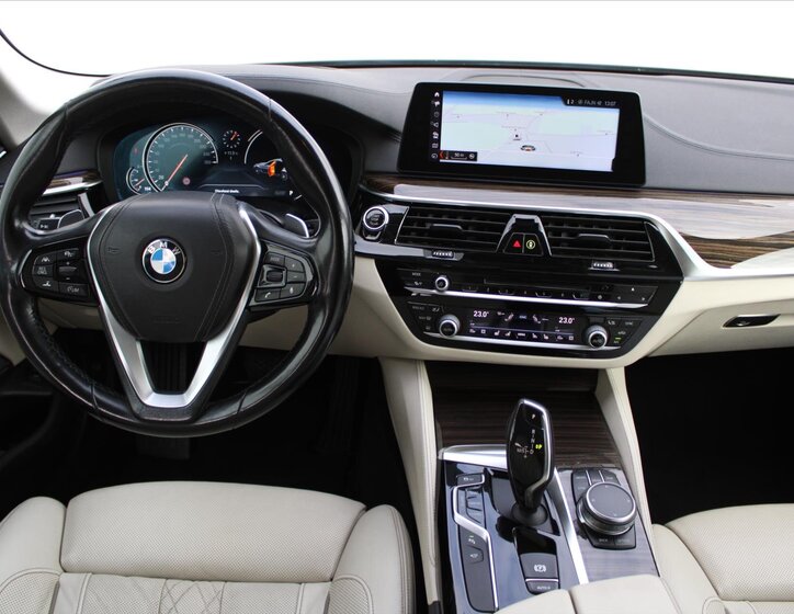 BMW Řada 5 Sedan / Limuzína 3,0 l 250 kw