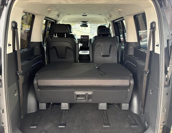 Hyundai Staria 9