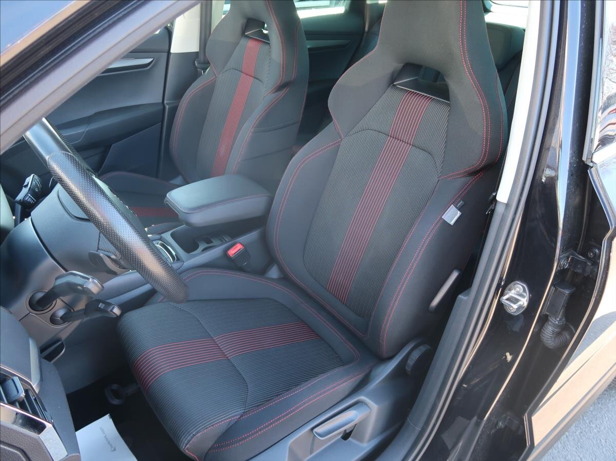 Škoda Karoq SUV / Terénní 1,6 l 85 kw