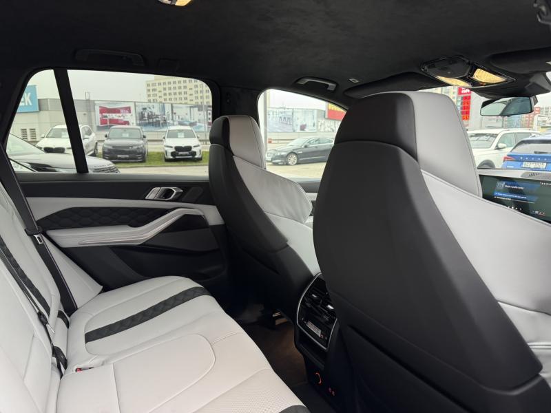 BMW X5 SUV 4,4 l 460 kw