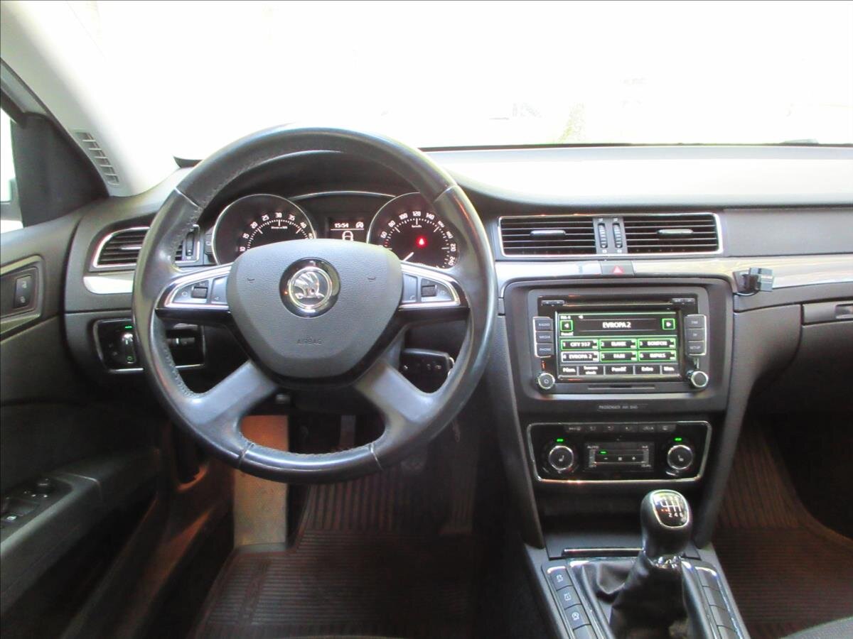 Škoda Superb Sedan / Limuzína 2,0 l 103 kw