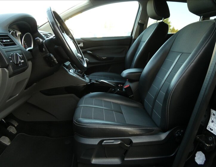 Ford Kuga SUV / Terénní 2,0 l 103 kw