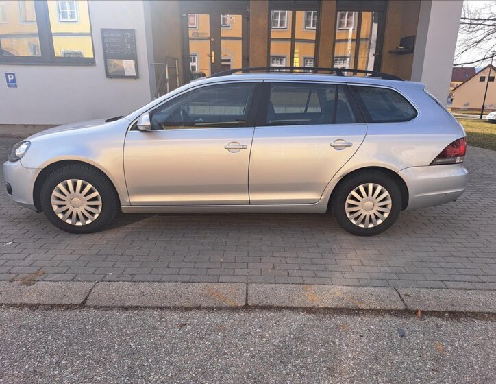 Volkswagen Golf Kombi 1,6 l 77 kw