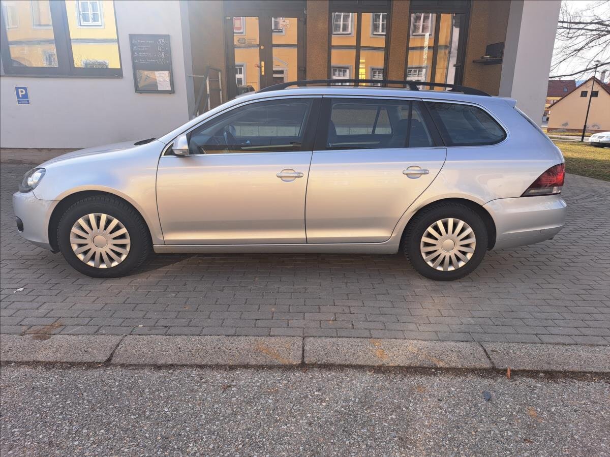 Volkswagen Golf Kombi 1,6 l 77 kw