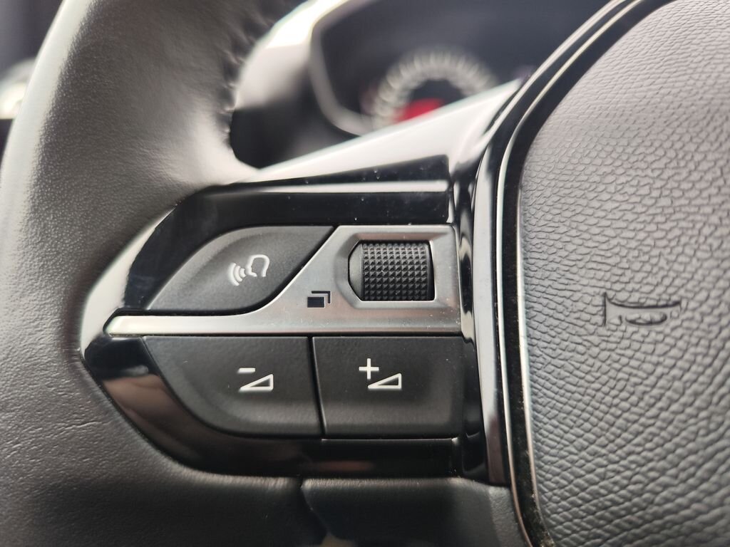 Peugeot 2008 SUV 1,2 l 96 kw