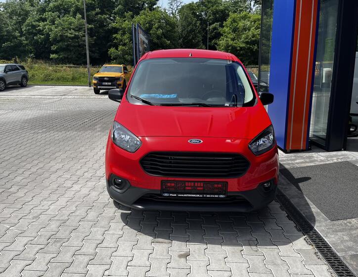 Ford Transit Courier 2