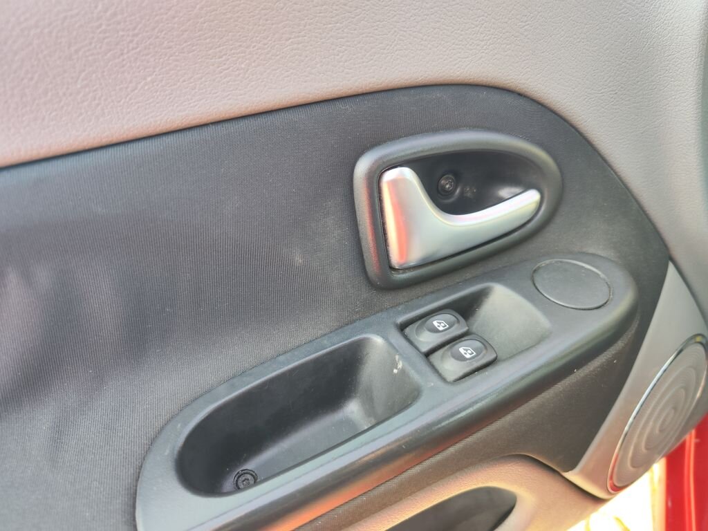 Renault Thalia Sedan / Limuzína 1,1 l 55 kw