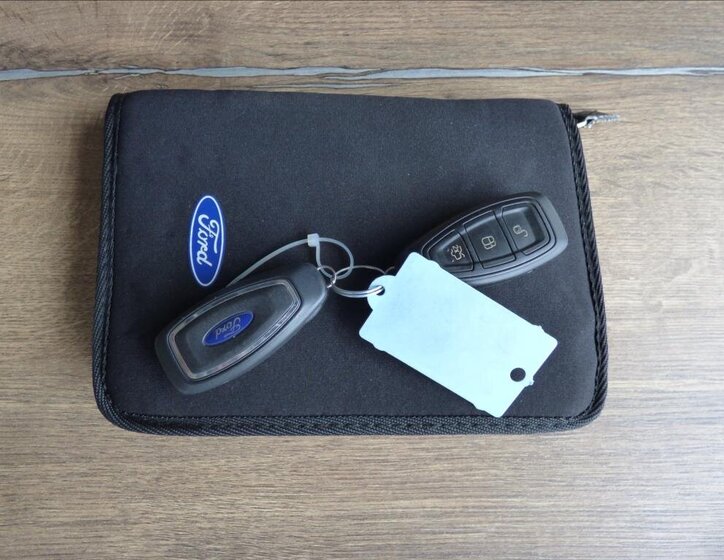 Ford Kuga SUV / Terénní 2,0 l 110 kw