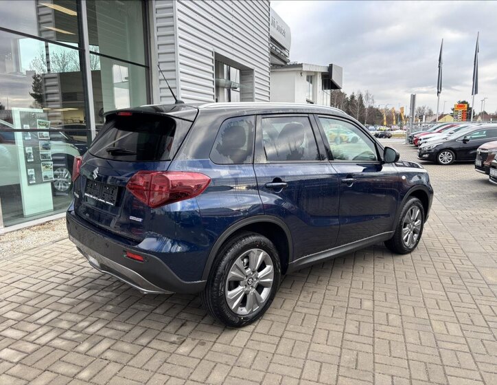 Suzuki Vitara SUV 1,4 l 81 kw