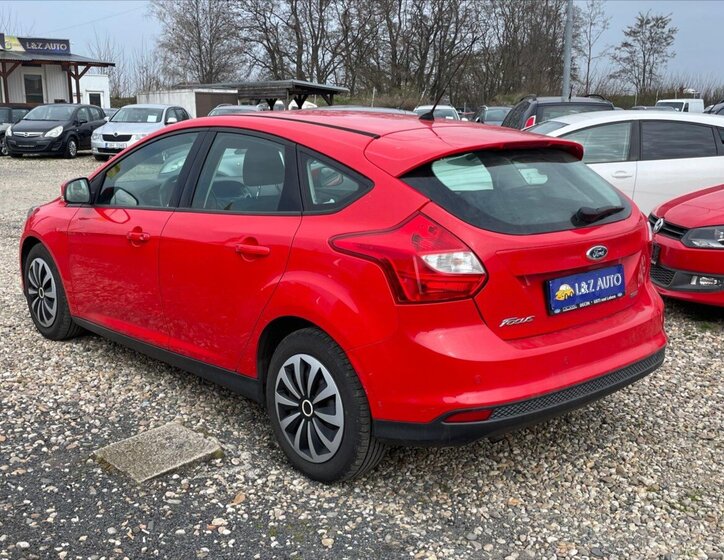 Ford Focus Hatchback 998,0 74 kw