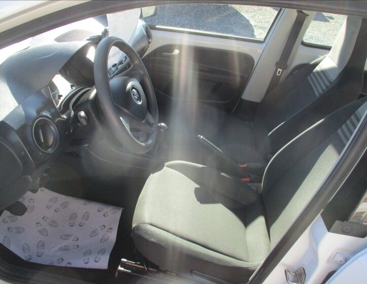 Volkswagen up! 13