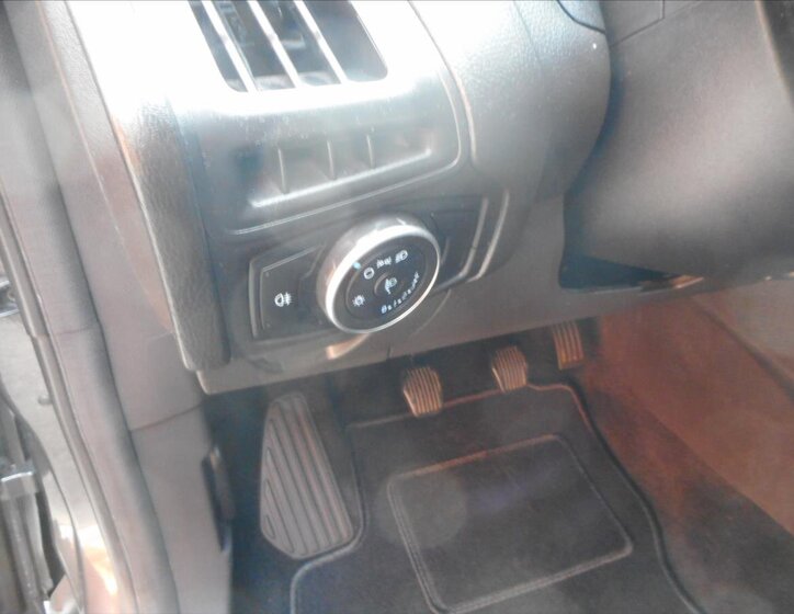 Ford Focus Kombi 1,5 l 70 kw