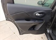 Jeep Cherokee SUV / Terénní 3,2 l 200 kw