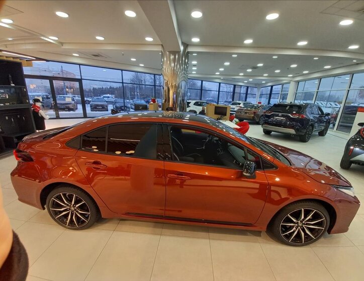 Toyota Corolla Sedan / Limuzína 1,8 l 72 kw