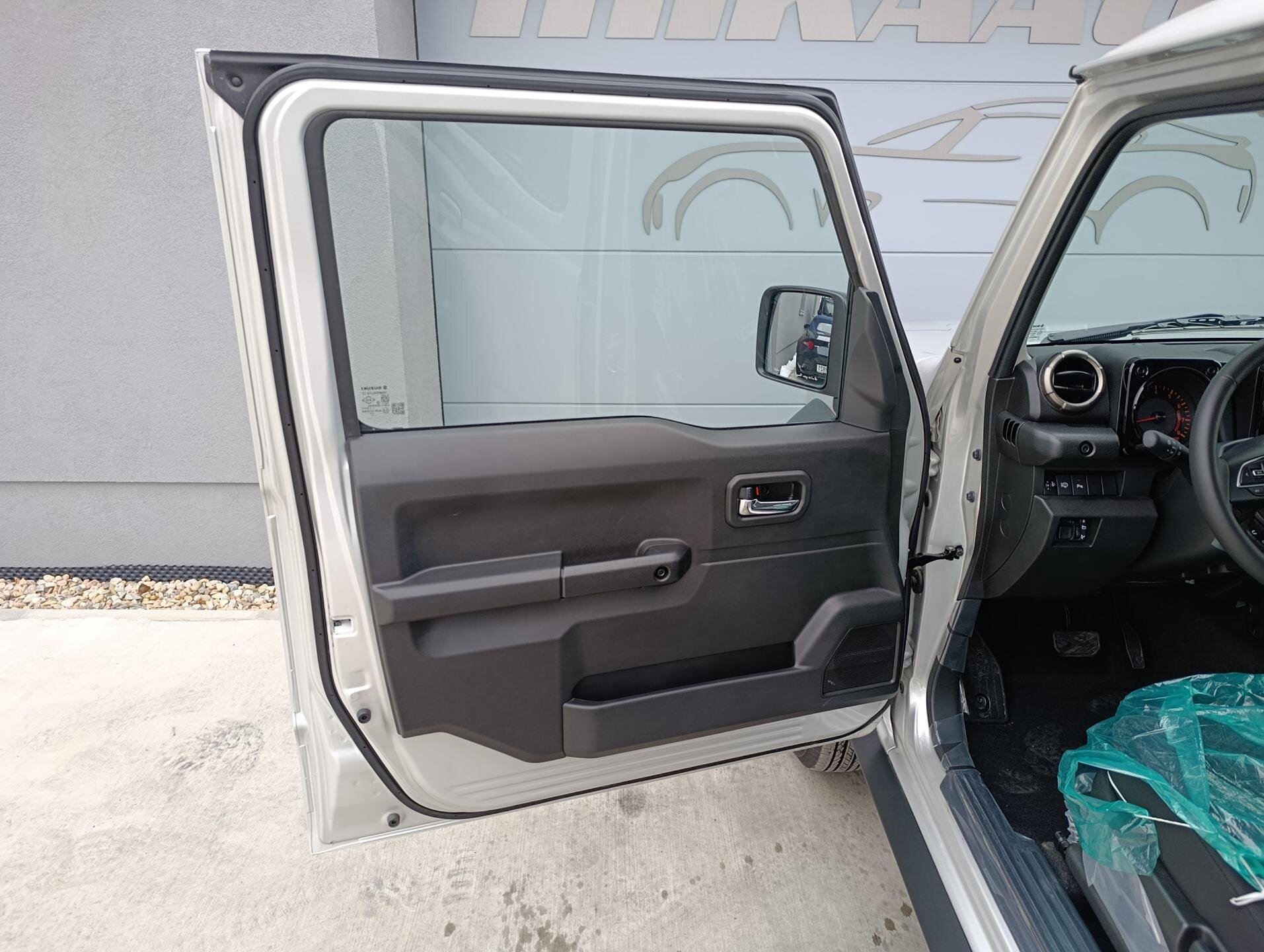 Suzuki Jimny SUV 1,5 l 75 kw