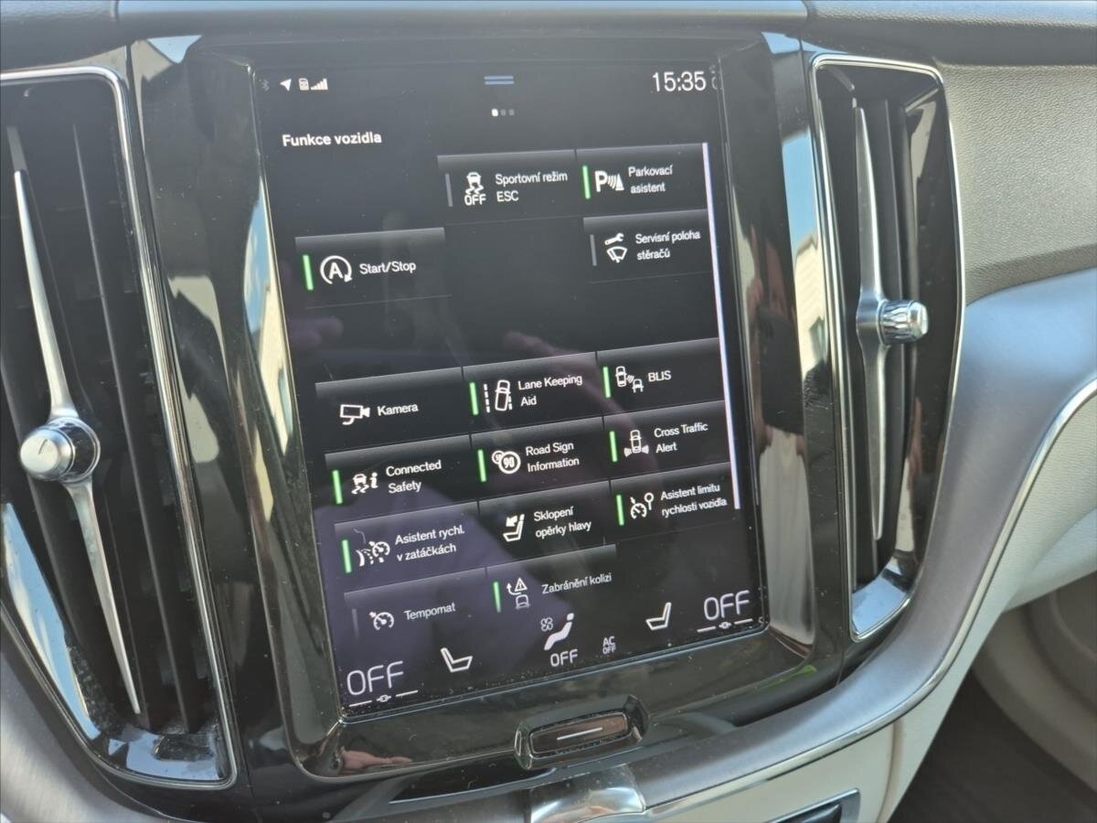 Volvo XC60 SUV / Terénní 2,0 l 145 kw