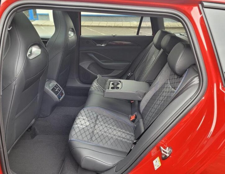 Volkswagen Passat Kombi 2,0 l 195 kw