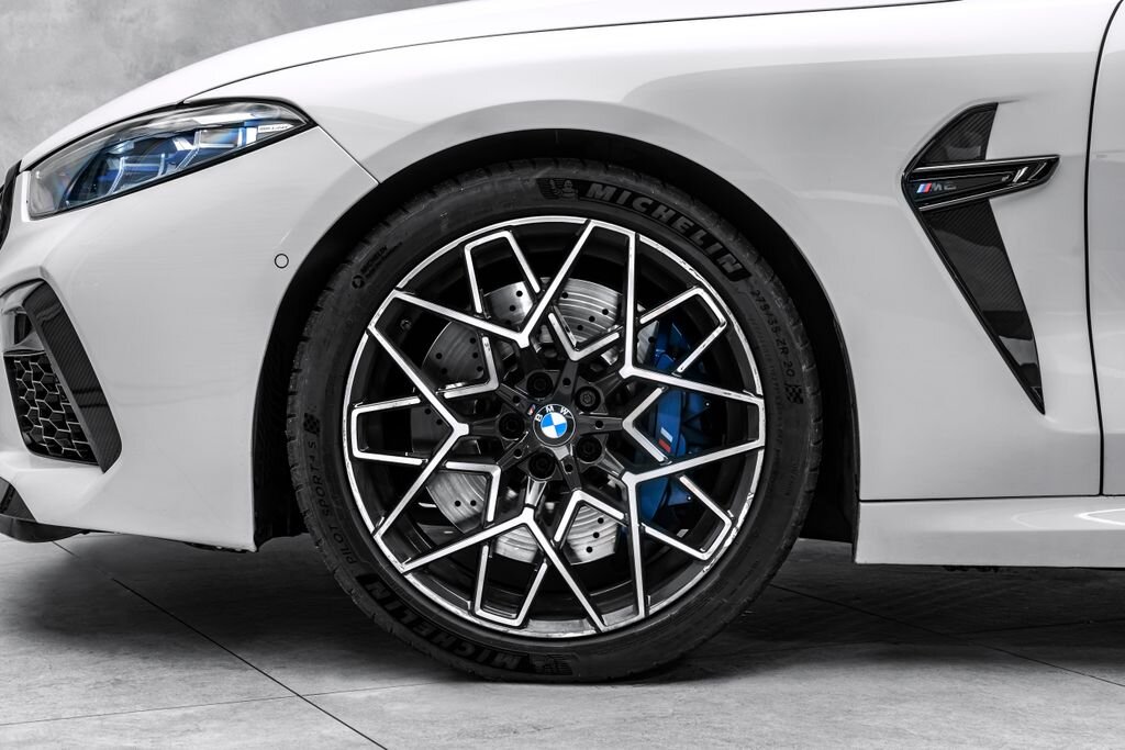 BMW M8 Kupé 4,4 l 447 kw