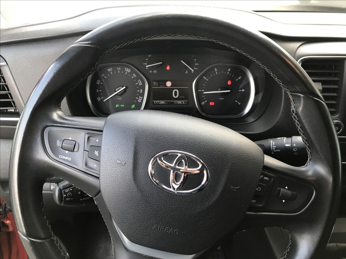 Toyota ProAce Kombi 2,0 l 110 kw