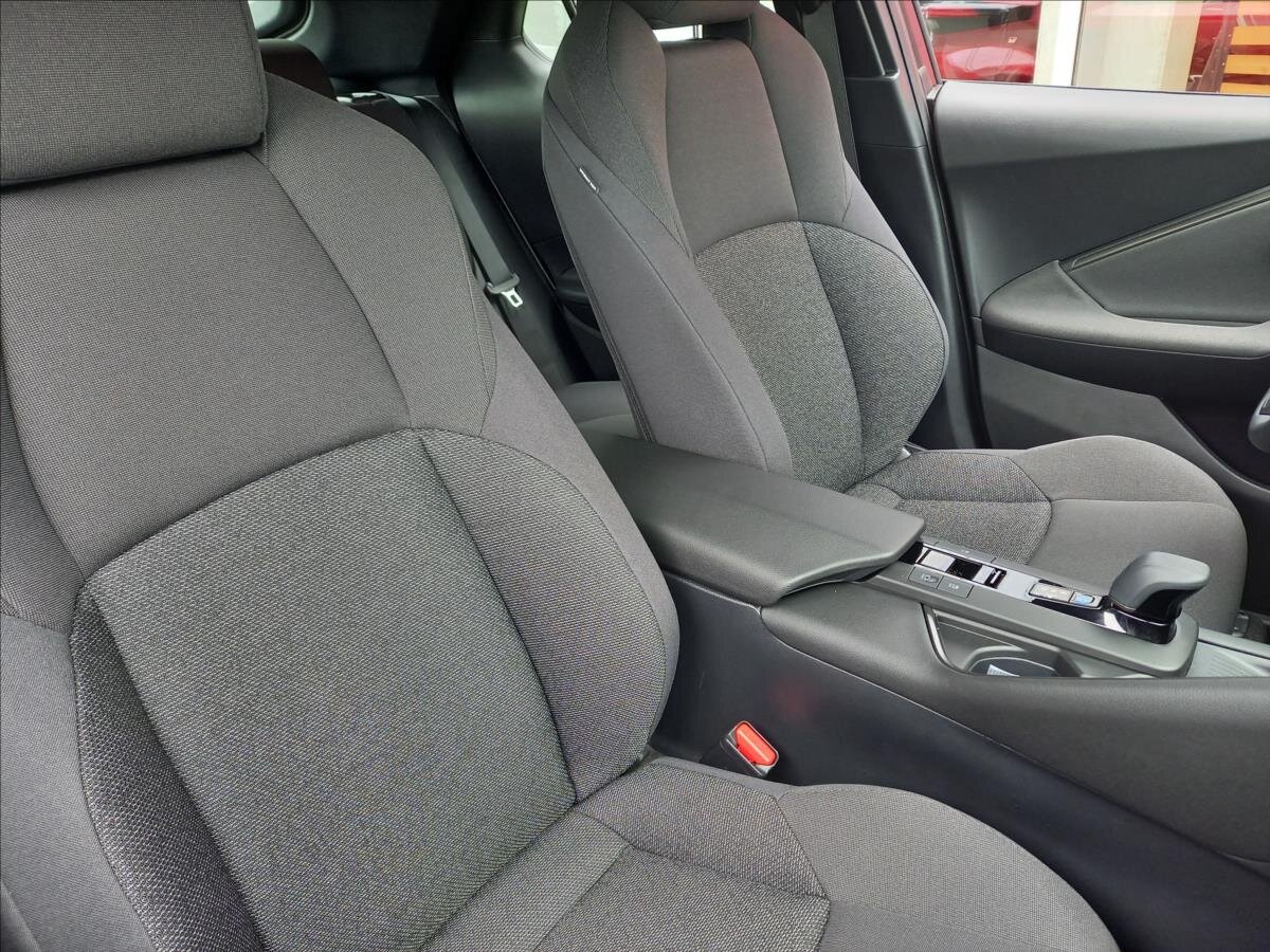 Toyota C-HR Hatchback 1,8 l 103 kw