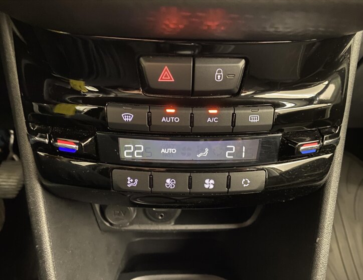 Peugeot 2008 Hatchback 1,2 l 60 kw