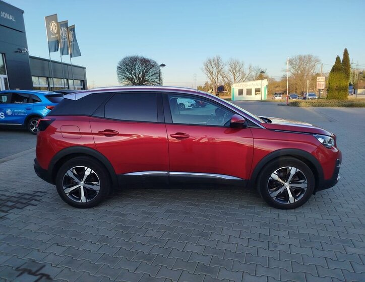Peugeot 3008 SUV / Terénní 1,5 l 96 kw