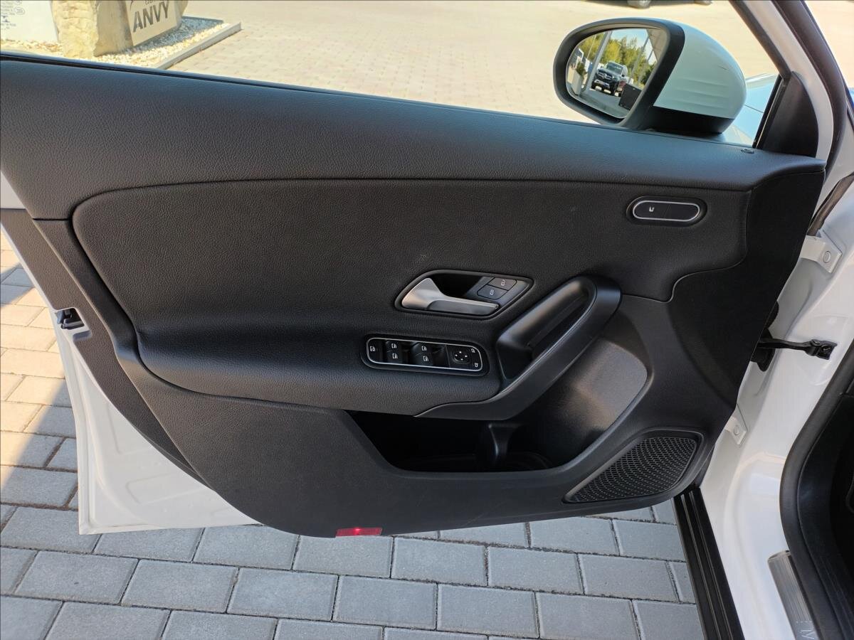 Mercedes-Benz Třídy A Hatchback 1,3 l 80 kw
