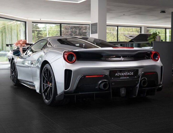 Ferrari 488 Kupé 3,9 l 530 kw