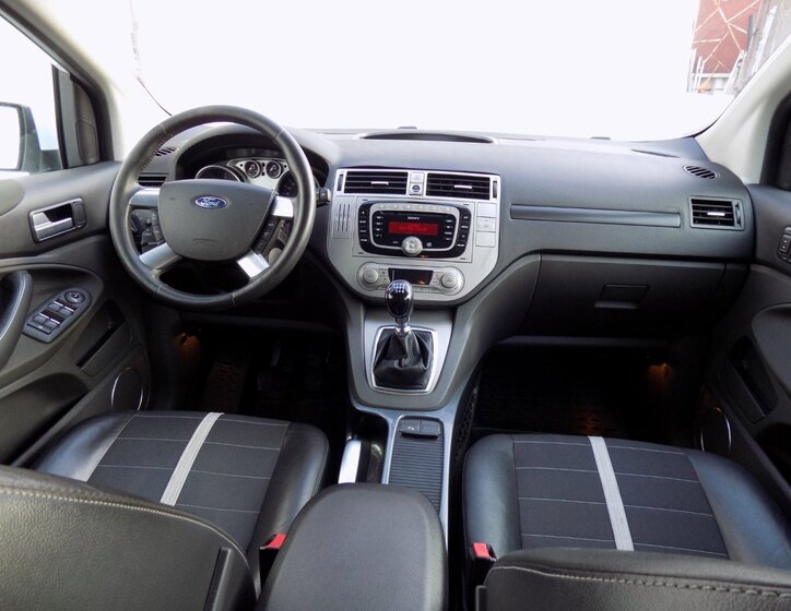 Ford Kuga SUV / Terénní 2,0 l 120 kw