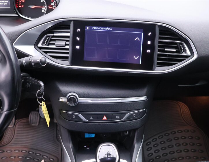 Peugeot 308 Kombi 1,2 l 96 kw
