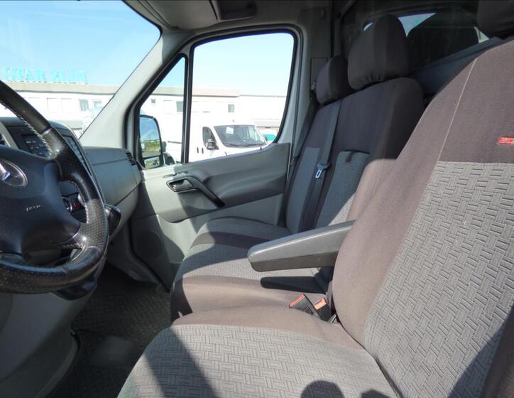 Mercedes-Benz Sprinter 23