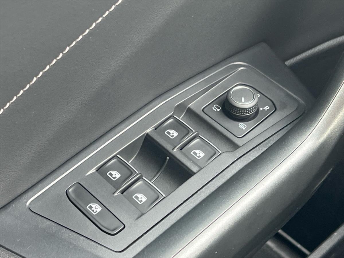 Volkswagen T-Roc SUV 1,5 l 110 kw