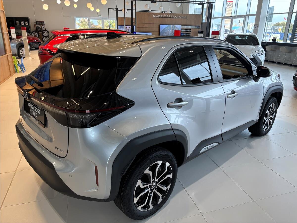 Toyota Yaris Cross SUV 1,5 l 85 kw
