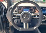 Mercedes-Benz GLA 11