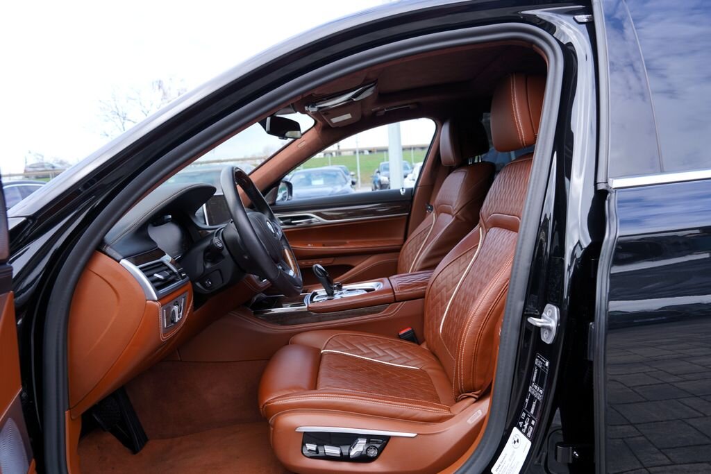 BMW Řada 7 Sedan / Limuzína 6,6 l 430 kw