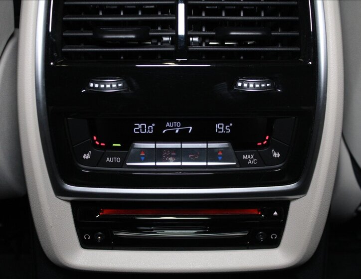 BMW X7 SUV / Terénní 3,0 l 250 kw