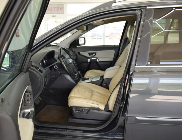 Volvo XC90 SUV / Terénní 2,4 l 136 kw