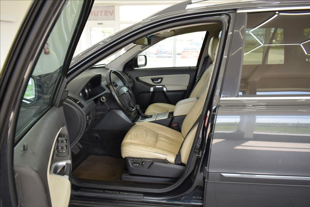 Volvo XC90 SUV / Terénní 2,4 l 136 kw