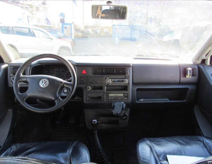 Volkswagen Caravelle Kombi 2,5 l 75 kw