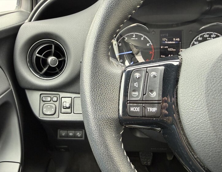 Toyota Yaris Hatchback 1,5 l 82 kw