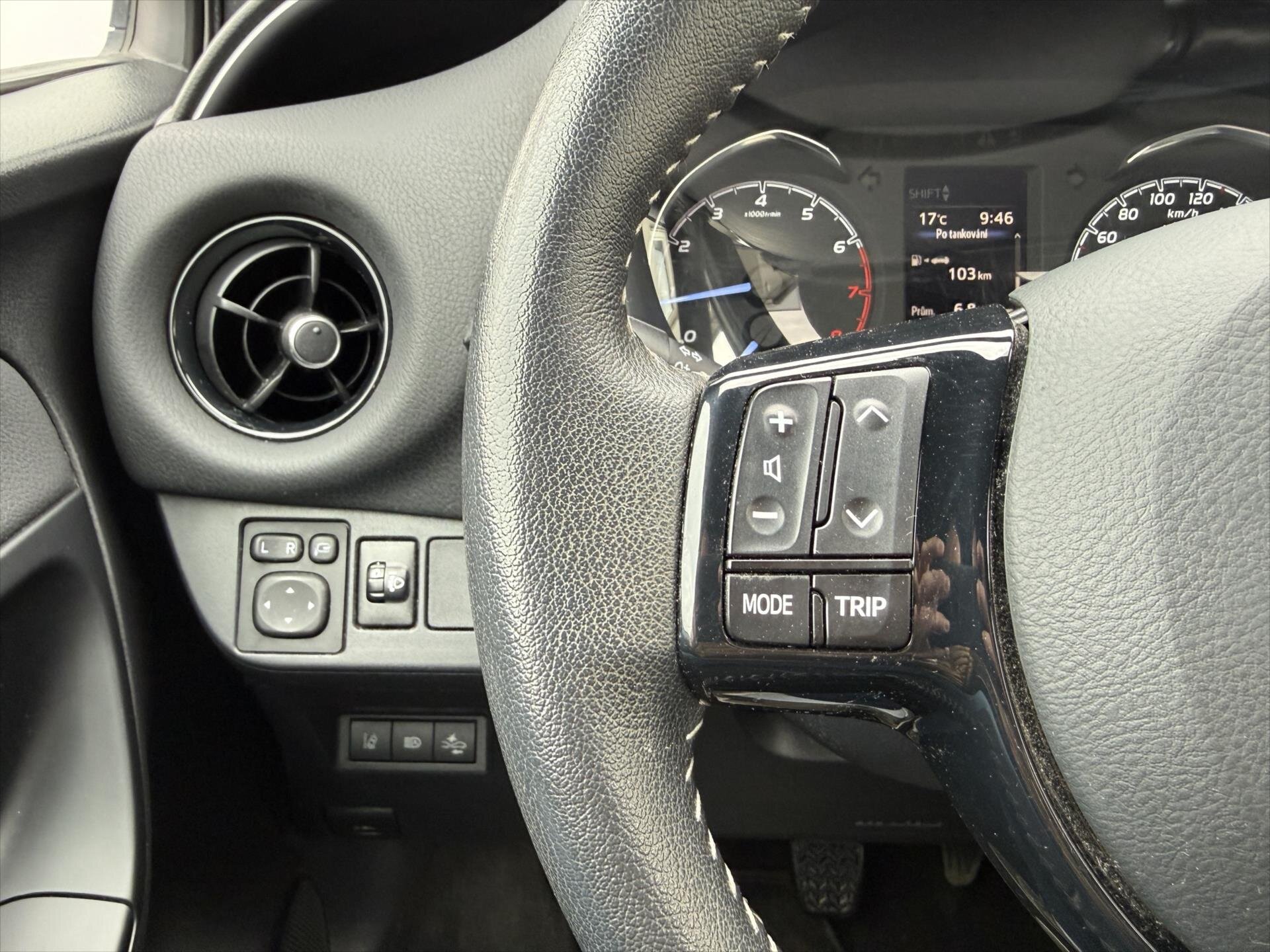 Toyota Yaris Hatchback 1,5 l 82 kw