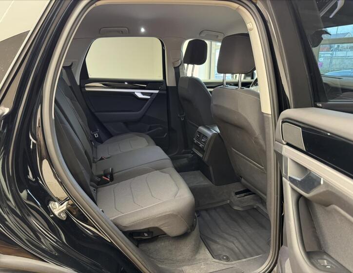 Volkswagen Touareg 11