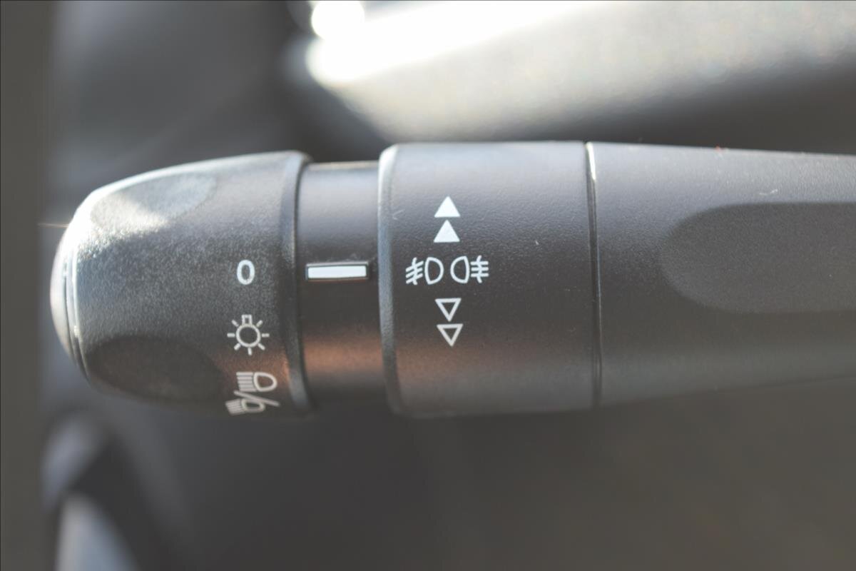 Peugeot 208 Hatchback 1,4 l 50 kw