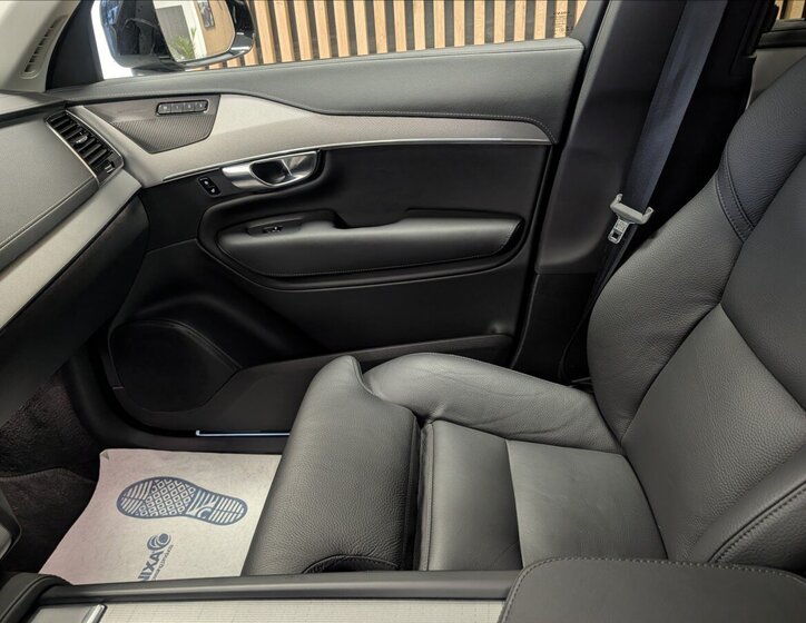 Volvo XC90 Ostatní 2,0 l 335 kw